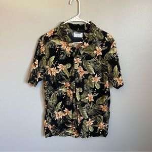 GUC Mens size s Old Navy Short sleeve Button Down